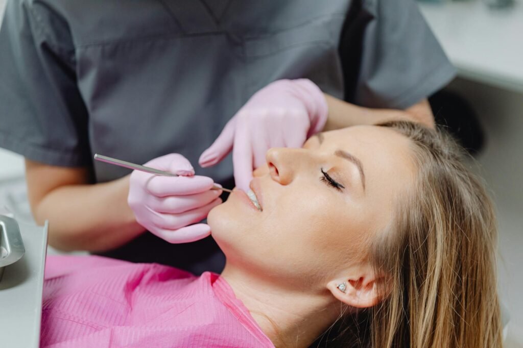 Illustration of Root Canal Symptoms: Must-Have Guide for Dentist Chandigarh Tooth Infection Treatment